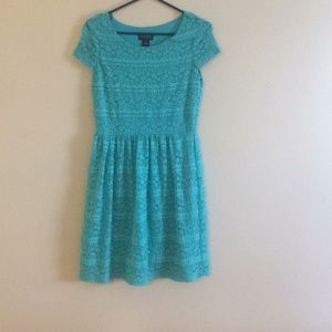 Teal short sleeve dress, size 8. Lacey!